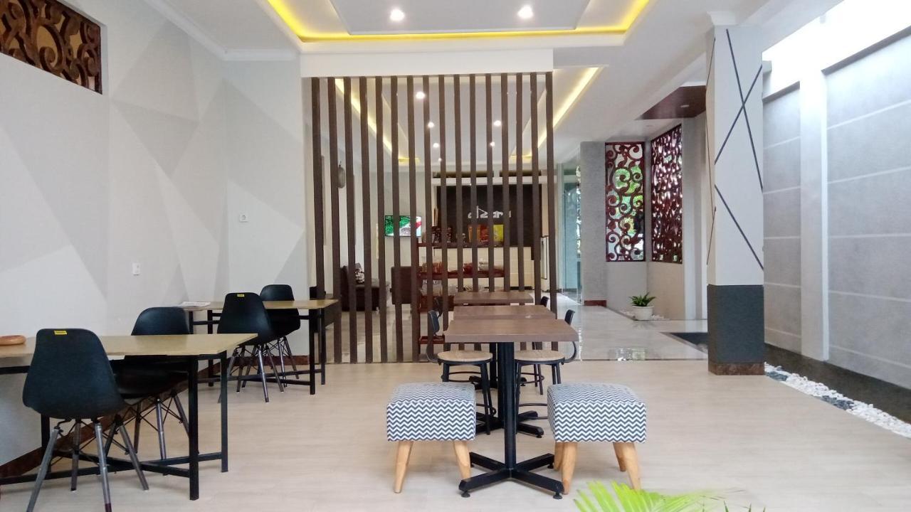 Alzara Hotel Syariah Wonosari Екстериор снимка