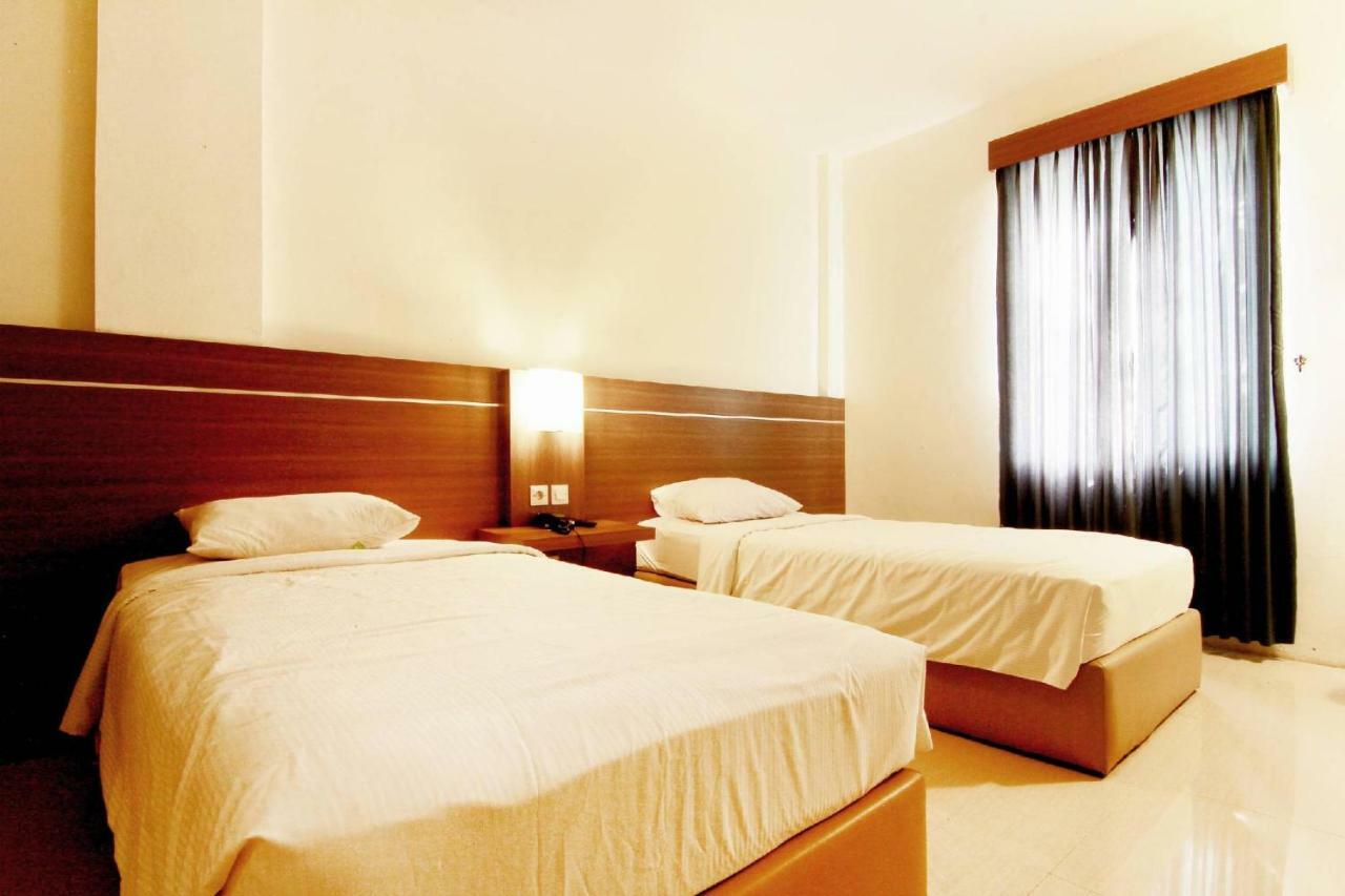 Alzara Hotel Syariah Wonosari Екстериор снимка