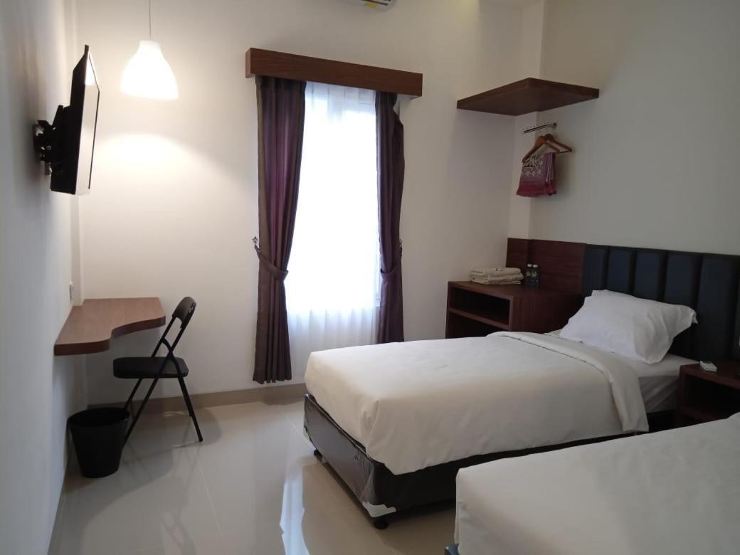 Alzara Hotel Syariah Wonosari Екстериор снимка