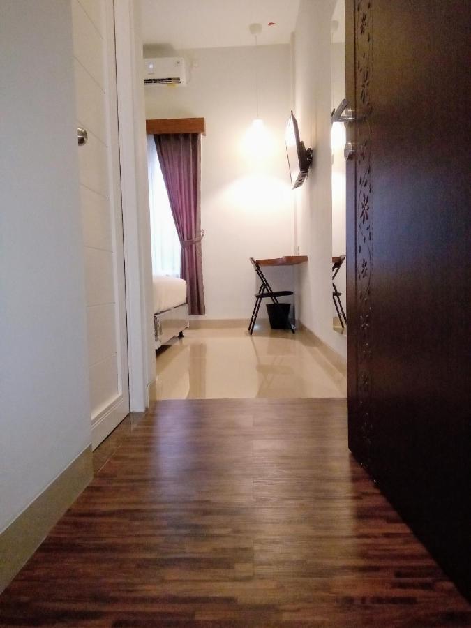 Alzara Hotel Syariah Wonosari Екстериор снимка